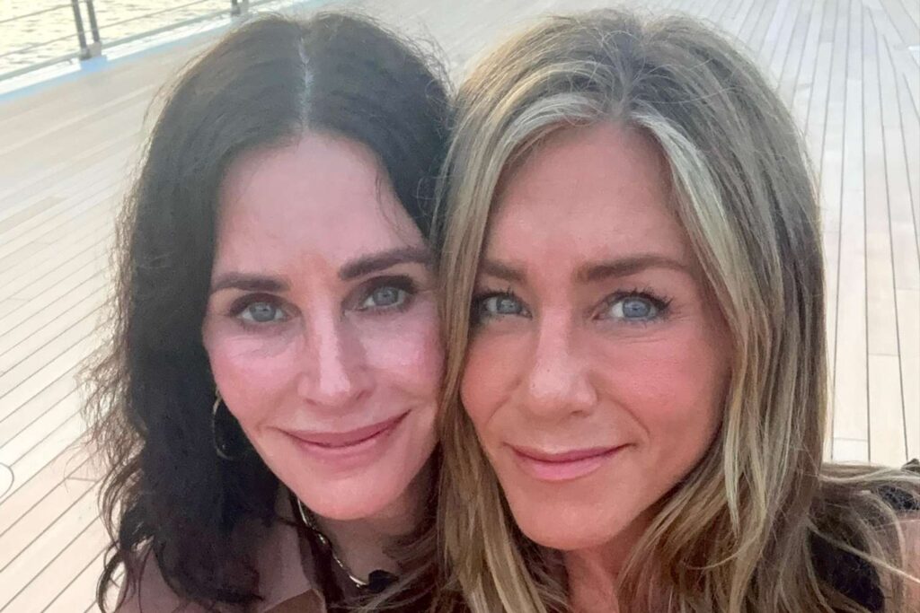 Courteney Cox ‘Worried Jennifer Aniston Is Moving Fast With Jim Curtis’
