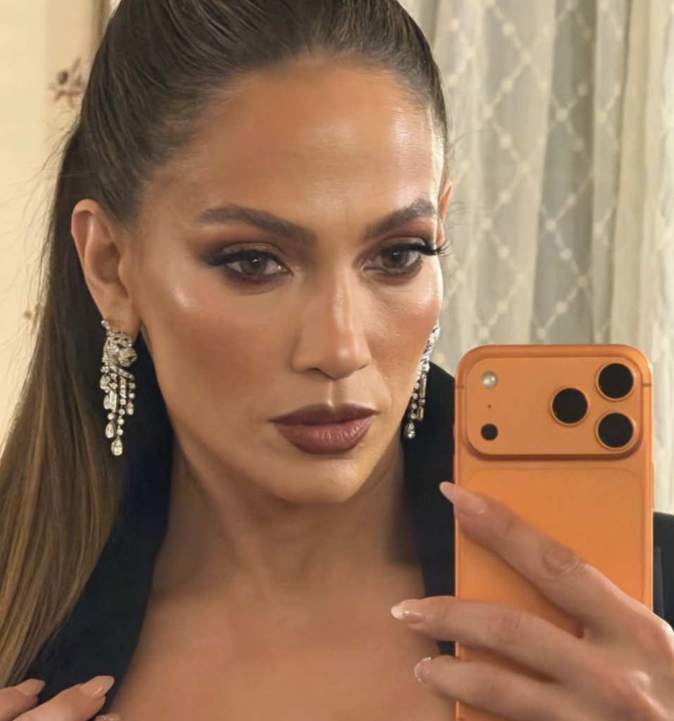 Jennifer Lopez ‘Wants to Date Bad Bunny After Ben Affleck Divorce’