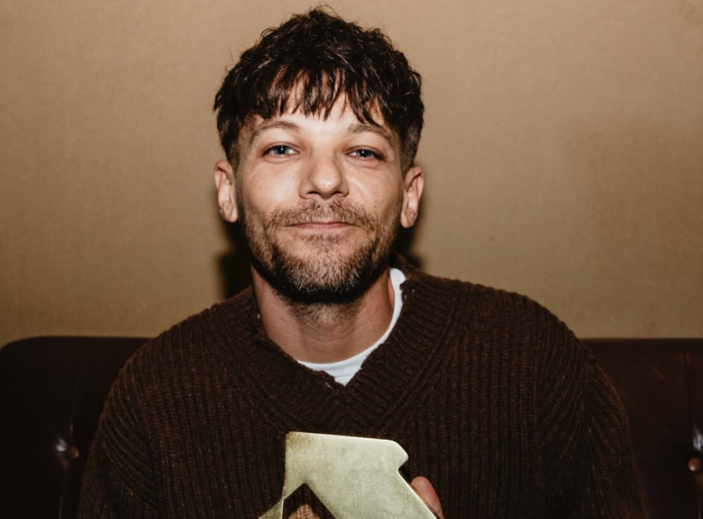 Louis Tomlinson’s Fans Rally Behind Him as he Talks Tour Anxiety