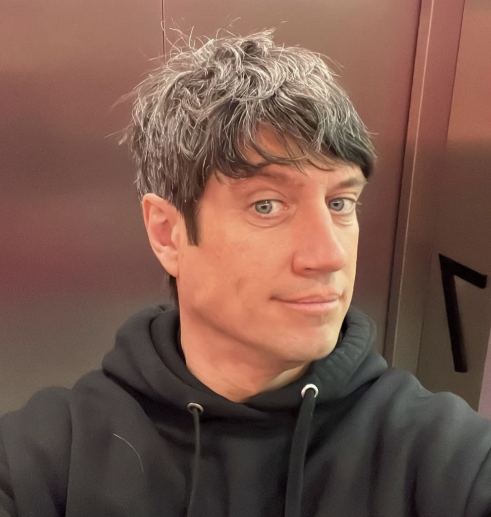 Vernon Kay Breaks Down on Radio 2 as He Announces Death of Colleague Ian Deeley