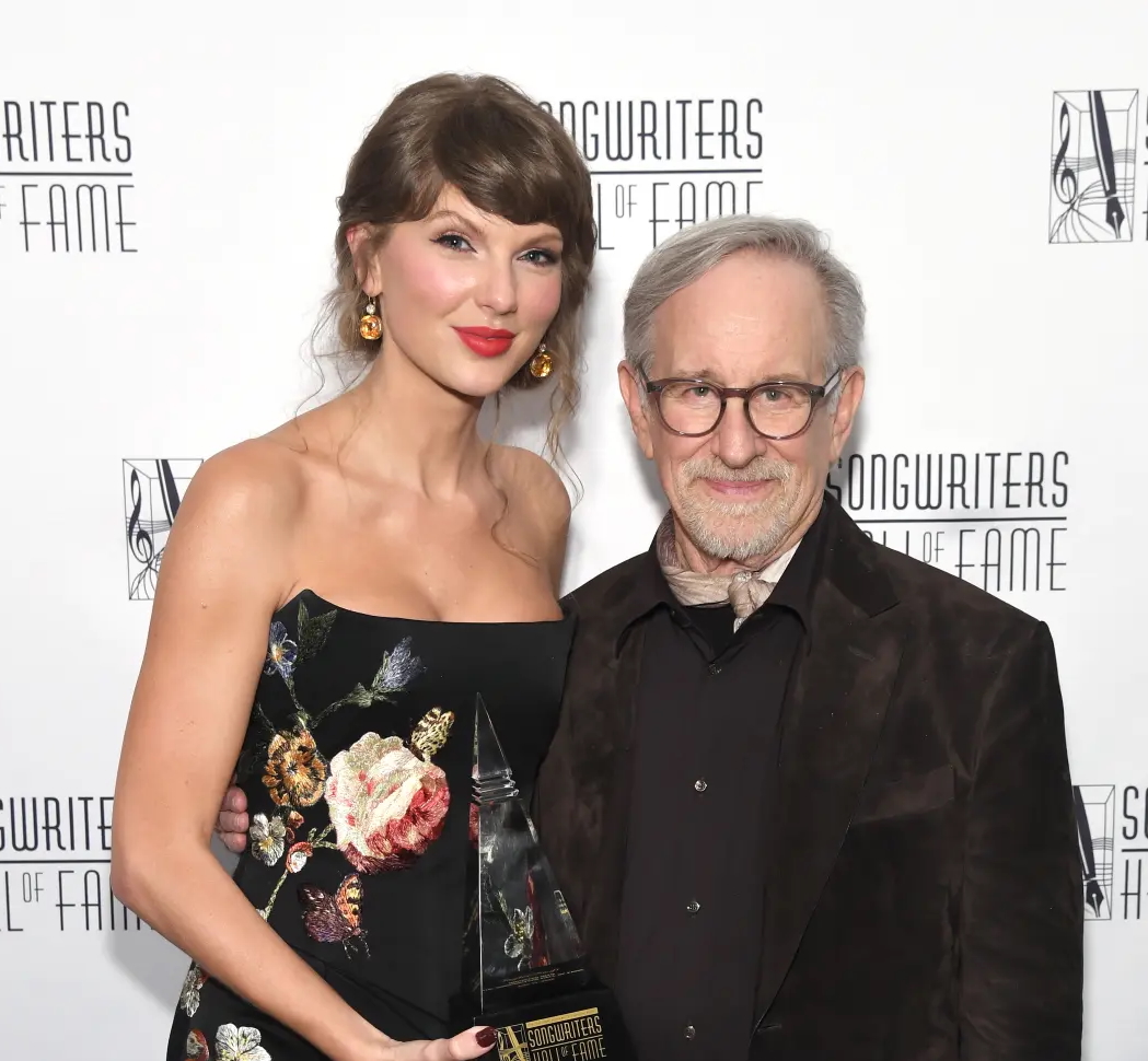 Taylor Swift Becomes Youngest Woman Inducted into Songwriters Hall of Fame